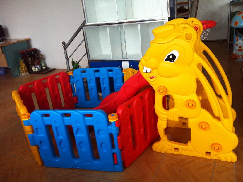 Nhà bóng và cầu trượt